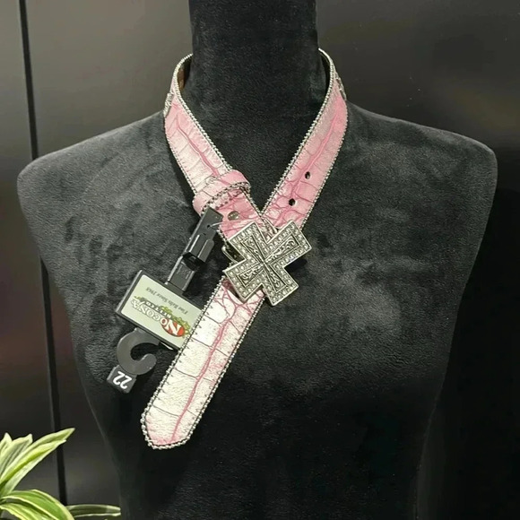 Nocona Genuine Leather lining, pink croc pattern,silver/rhinestone cross buckle - Picture 2 of 11
